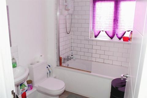 2 bedroom flat to rent, Wilkinson Gardens, Redruth TR15