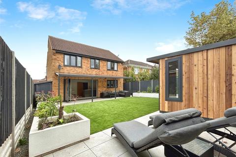 2 Hexter Close, Whetstone, Leicester, LE8 6QW
