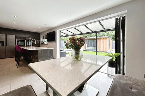 2 Hexter Close, Whetstone, Leicester, LE8 6QW