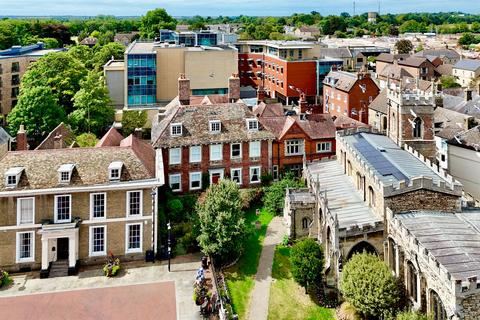 2 bedroom apartment for sale, Walden House, George Street, Huntingdon.