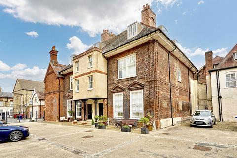 2 bedroom apartment for sale, Walden House, George Street, Huntingdon.