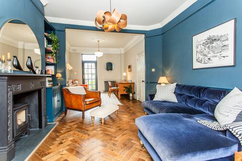 3 bedroom terraced house for sale, College Terrace, Mile End, E3