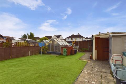 3 bedroom semi-detached house for sale, Meadowleaze, Longlevens, Gloucester