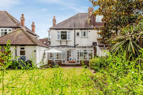 40 Buxton Drive, New Malden, KT3 3UZ