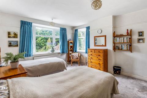 40 Buxton Drive, New Malden, KT3 3UZ