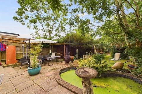 4 bedroom semi-detached house for sale, Tennyson Road, Cheltenham, Gloucestershire, GL51