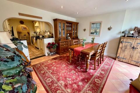 50 Broad Lane, Essington, Wolverhampton, WV11 2RG