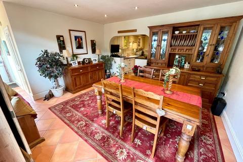 50 Broad Lane, Essington, Wolverhampton, WV11 2RG