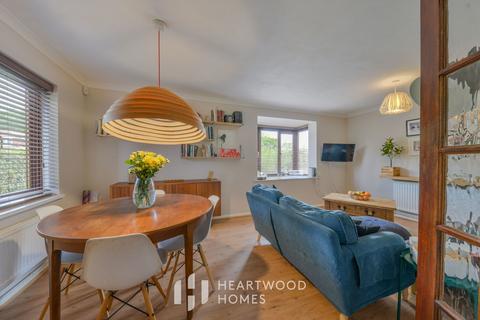 1 Old Orchard, Park Street, St Albans, AL2 2QB