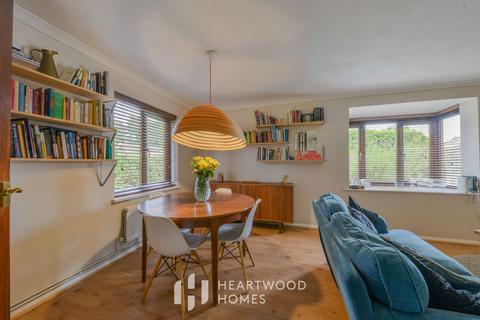 1 Old Orchard, Park Street, St Albans, AL2 2QB