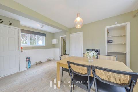 31 Maynard Drive, St Albans, AL1 2JX