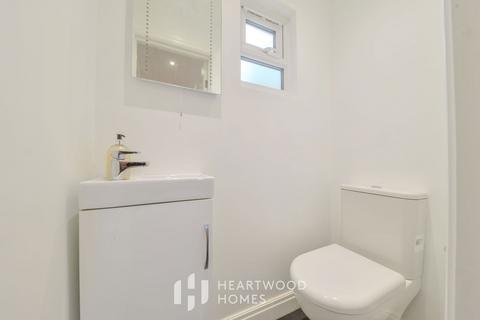 31 Maynard Drive, St Albans, AL1 2JX