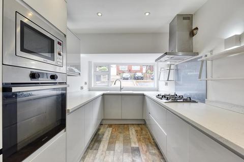 3 Belper Crescent, Carlton, Nottingham, NG4 3RQ