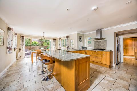 5 bedroom detached house for sale, Chichester PO19