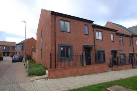 3 bedroom terraced house to rent, Birchfield Way, Telford TF3