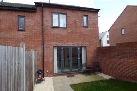 3 bedroom terraced house to rent, Birchfield Way, Telford TF3