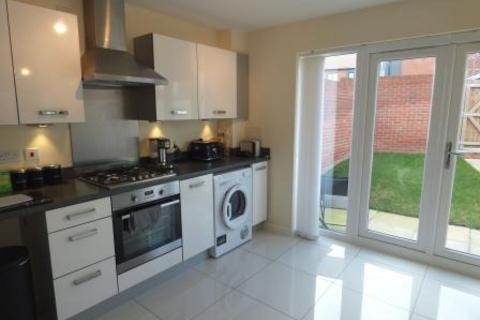 3 bedroom terraced house to rent, Birchfield Way, Telford TF3