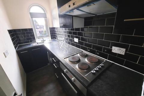 2 bedroom flat to rent, Warren Street, Cheetham Hill