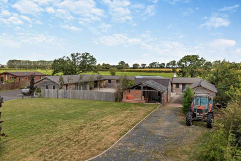 2 bedroom equestrian property for sale, Rushmoor, Bratton