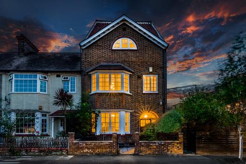 3 bedroom end of terrace house for sale, Queensland Avenue, London, SW19