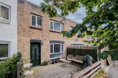 3 bedroom terraced house for sale, Limetree Close, London SW2