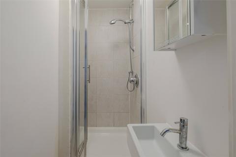 18 Limetree Close, London, SW2 3EN