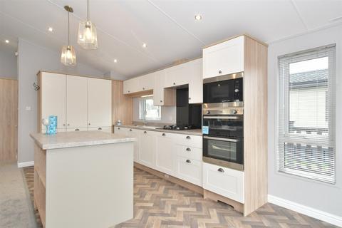 2 bedroom park home for sale, Broad Road, Hambrook, Chichester, West Sussex