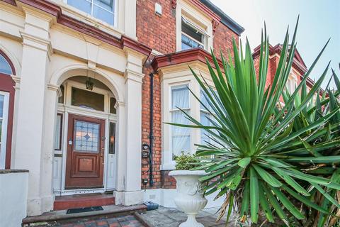 4 bedroom semi-detached house for sale, Manchester Road, Southport PR9