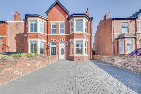 4 bedroom semi-detached house for sale, Walnut Street, Southport PR8