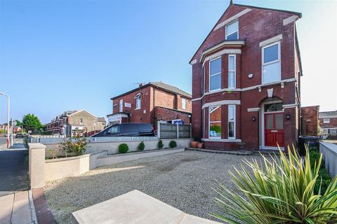 4 bedroom detached house for sale, Southbank Road, Southport PR8