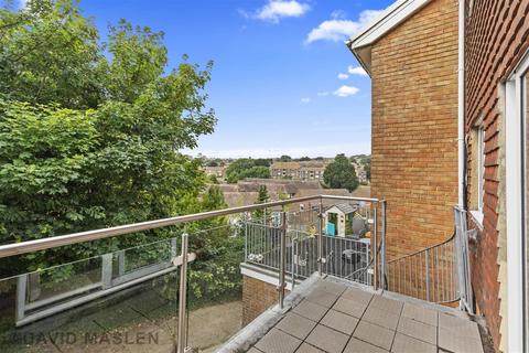 3 bedroom house for sale, Batemans Road, Woodingdean, Brighton