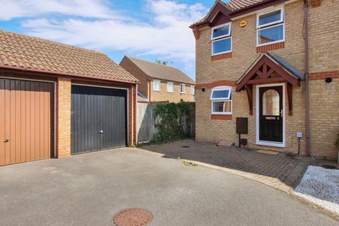 2 bedroom end of terrace house for sale, Gadsden Close, Bedford MK43