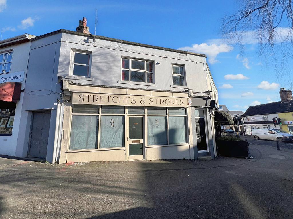 Devizes Road, Swindon SN1 1 bed flat to rent £750 pcm (£173 pw)