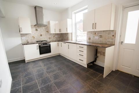 3 bedroom house to rent, Lomax Street, Greenmount, Bury