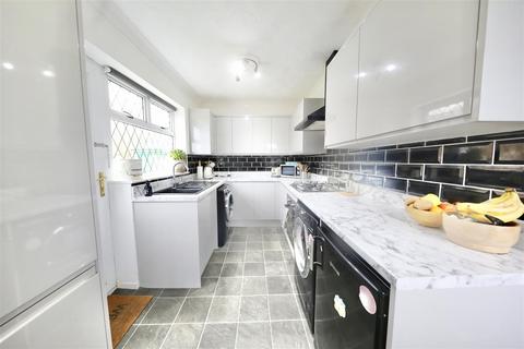 38 Chestnut Garth, Burton Pidsea, Hull, HU12 9DA