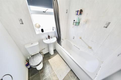 38 Chestnut Garth, Burton Pidsea, Hull, HU12 9DA