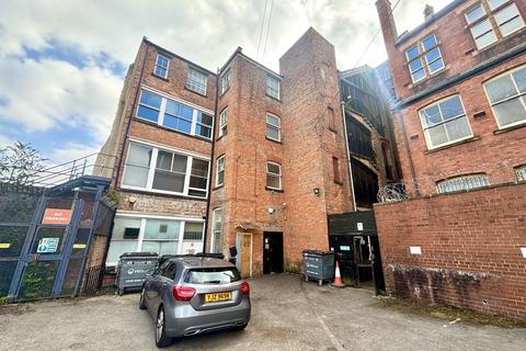 Studio to rent, St. Peters Street, Derby