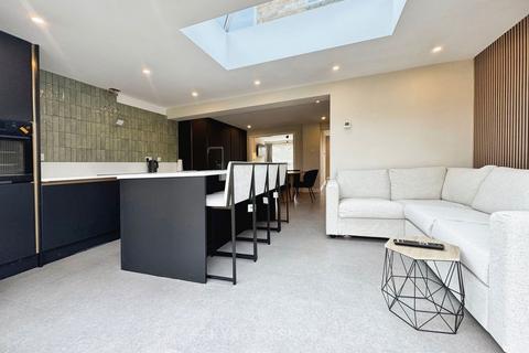 4 bedroom semi-detached house for sale, Grainger Close, Exeter EX2