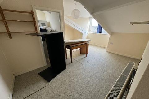 5 bedroom terraced house to rent, Brighton Grove, Newcastle upon Tyne NE4