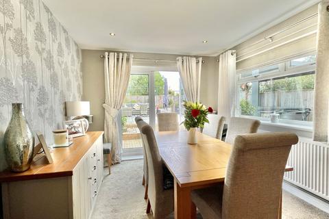 73 Grasmere Gardens, Folkestone, CT19 5JL