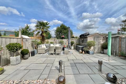 73 Grasmere Gardens, Folkestone, CT19 5JL