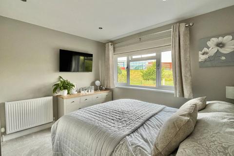 73 Grasmere Gardens, Folkestone, CT19 5JL