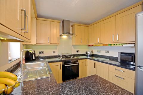 38 Brynderwen, Cilfynydd, Pontypridd, CF37 4EX