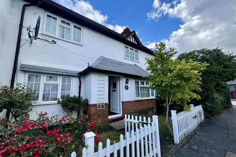 3 bedroom terraced house to rent, Chantry Road, Harrow