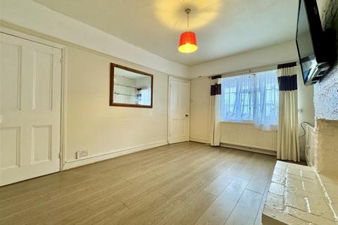 3 bedroom terraced house to rent, Chantry Road, Harrow