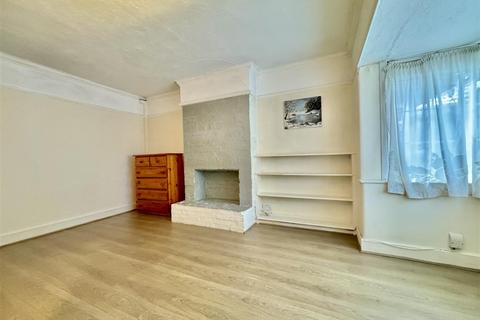 3 bedroom terraced house to rent, Chantry Road, Harrow