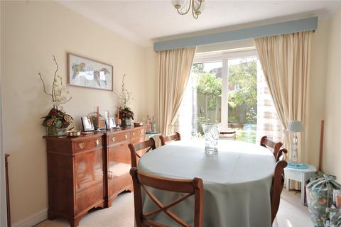 3 Alberta Drive, Smallfield, Horley, RH6 9QU