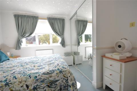 3 Alberta Drive, Smallfield, Horley, RH6 9QU
