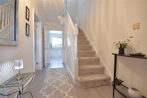 3 Alberta Drive, Smallfield, Horley, RH6 9QU