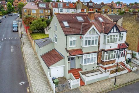 4 bedroom end of terrace house for sale, Deerhurst Road, London SW16